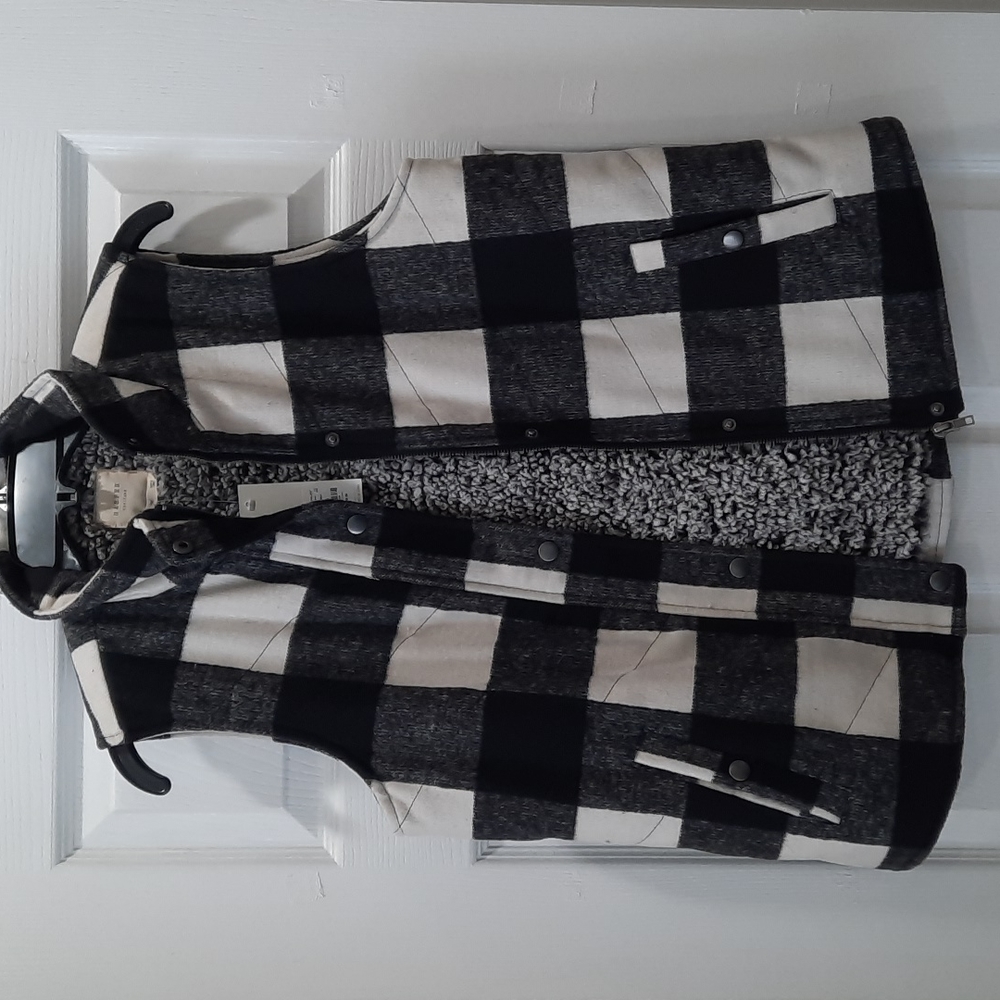 Small Black and White Checkered Vest